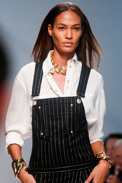 Look 64